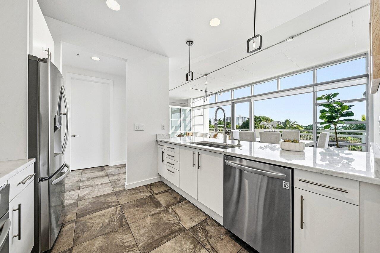 365 SE 6th Avenue 403, Delray Beach, FL 33483 photo 12