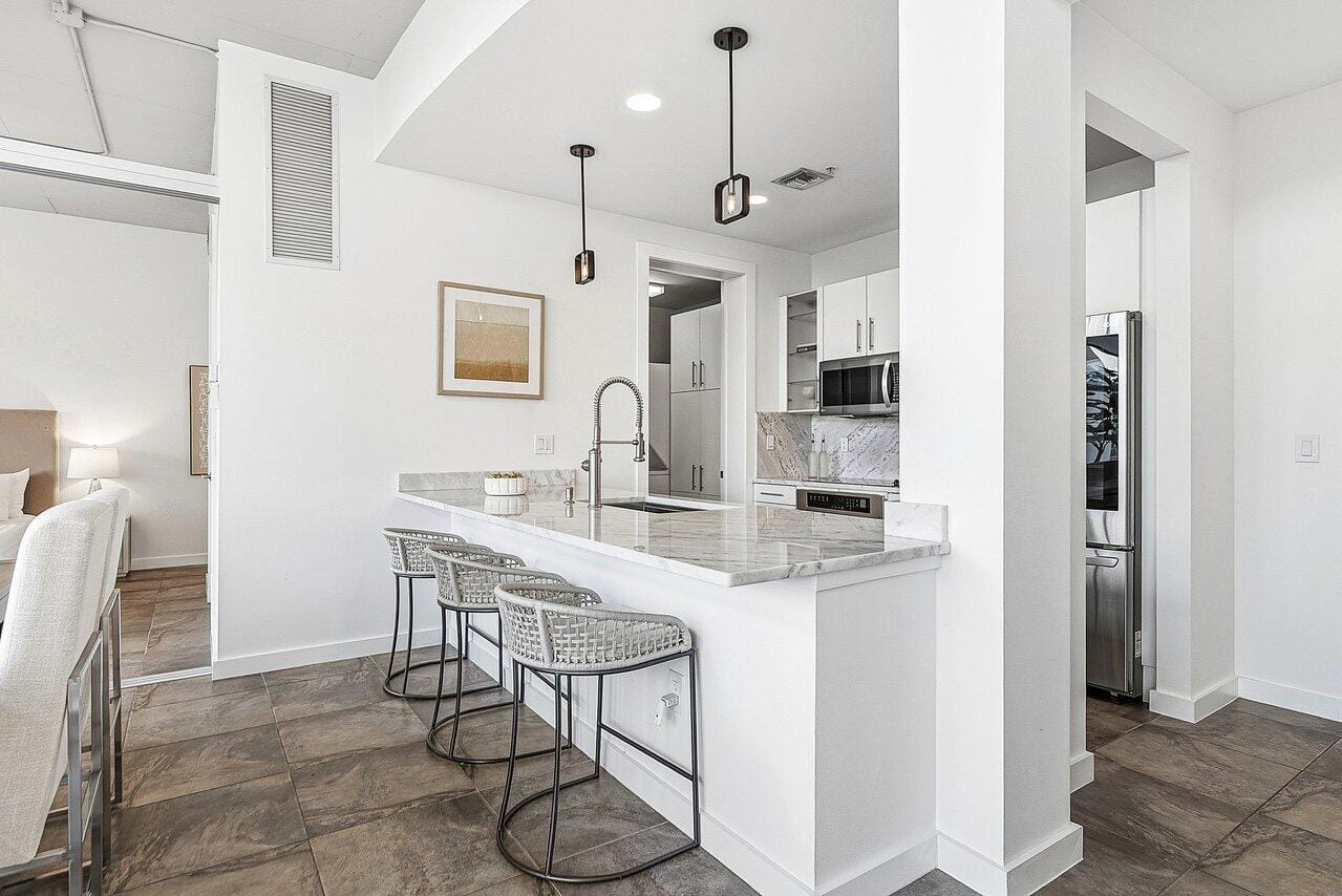 365 SE 6th Avenue 403, Delray Beach, FL 33483 photo 8