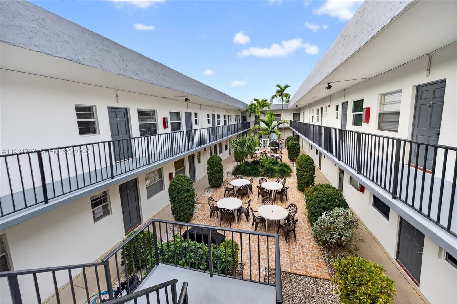 415 NE 2nd Street 224, Hallandale Beach, FL 33009 photo 18