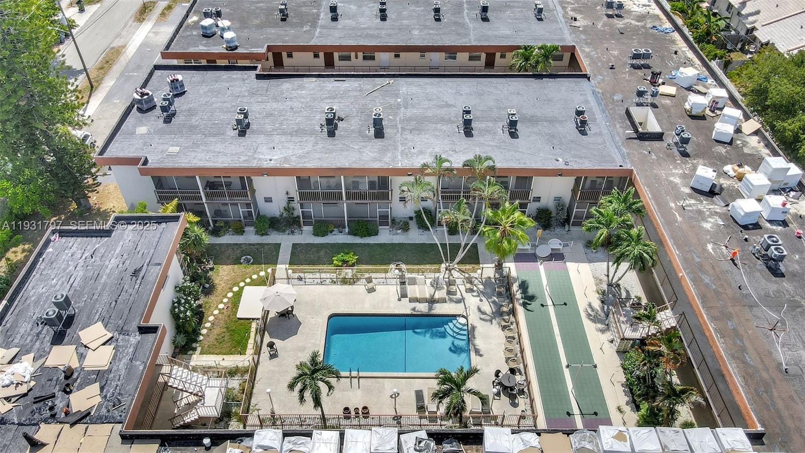 415 NE 2nd Street 224, Hallandale Beach, FL 33009 photo 22