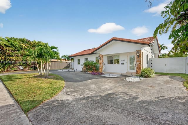 11260 SW 48th Street, sold in Westwood Lake 4th Addn, Miami, FL