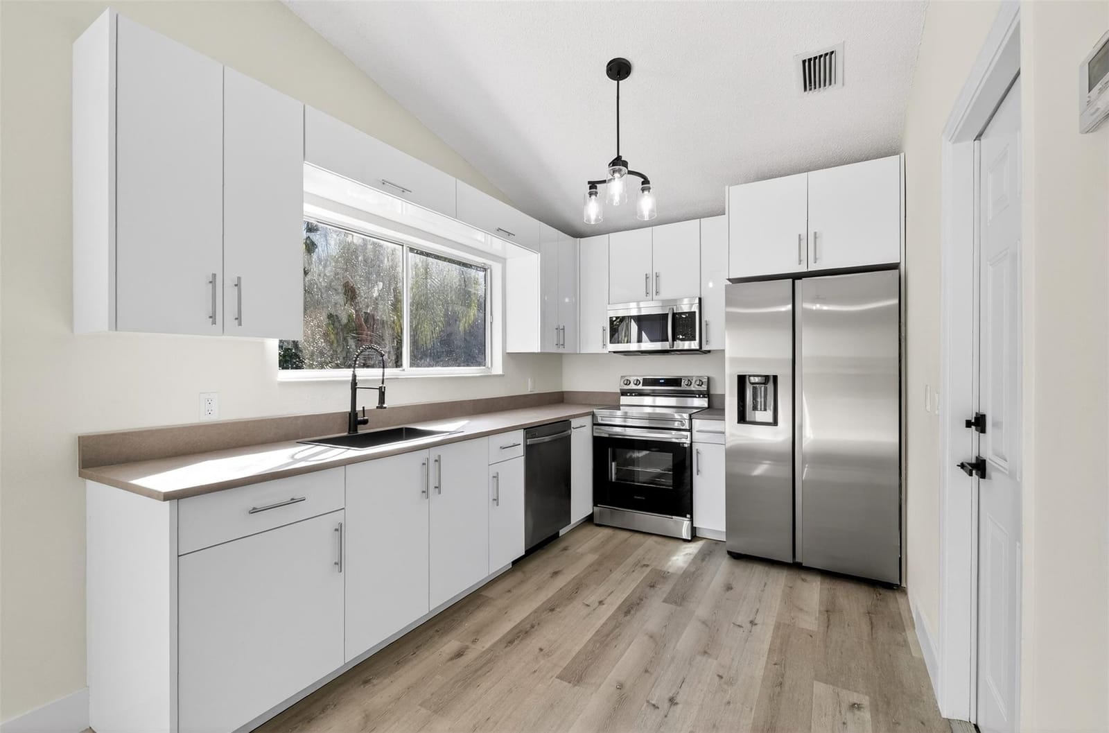 2417 SW Summit Street — photo 12