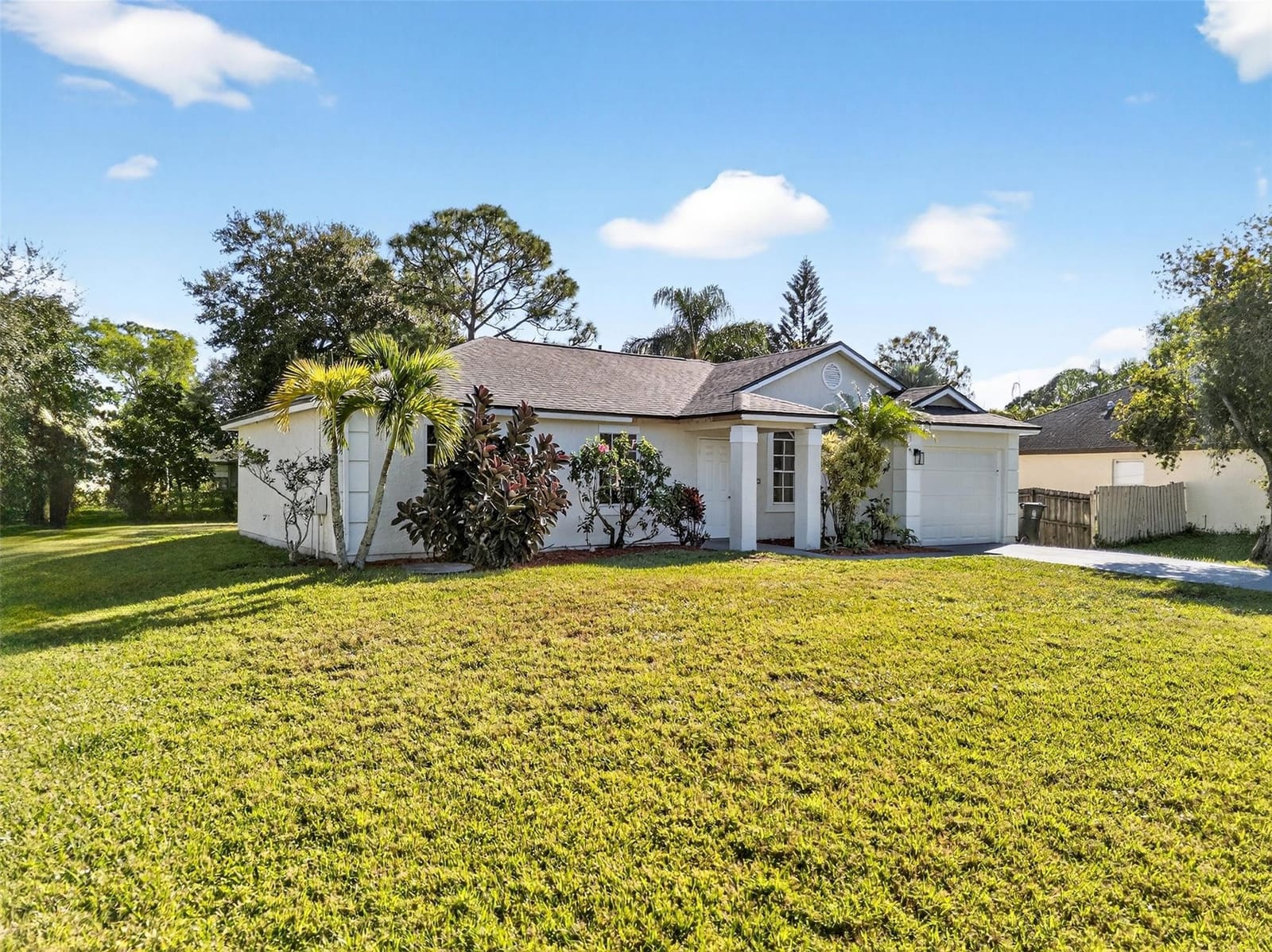 2417 SW Summit Street — photo 3