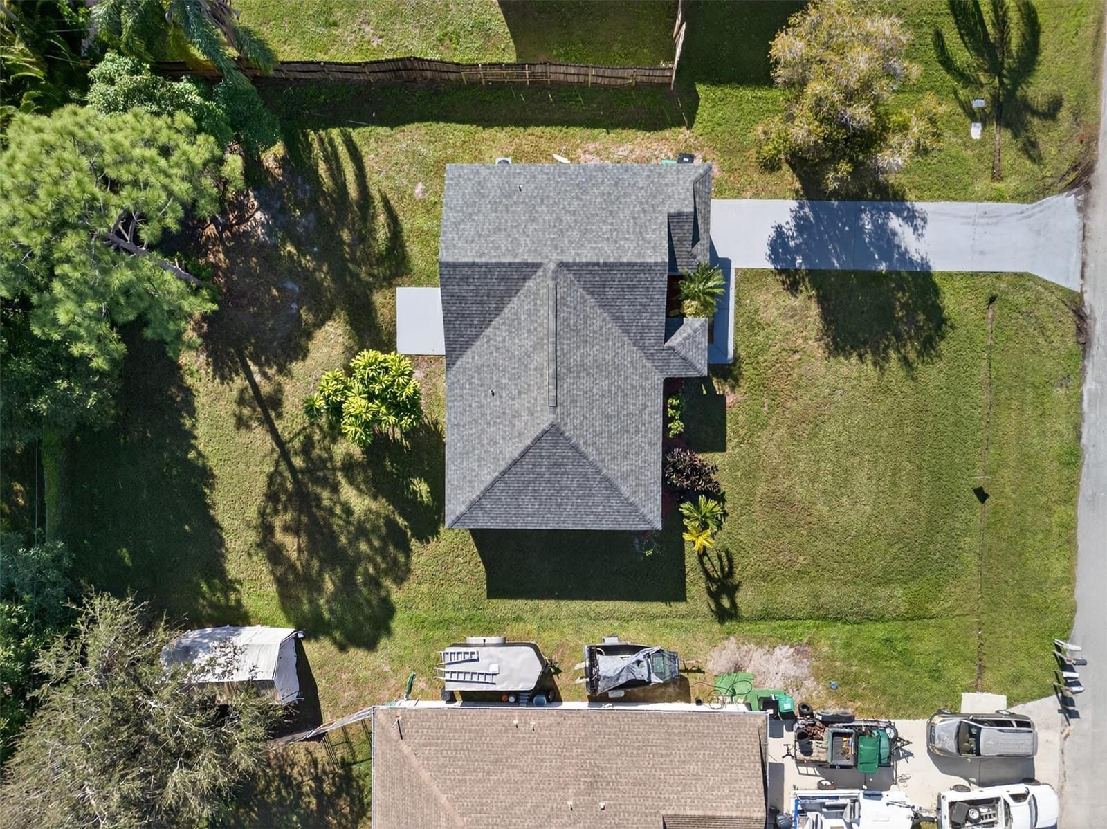 2417 SW Summit Street — photo 4