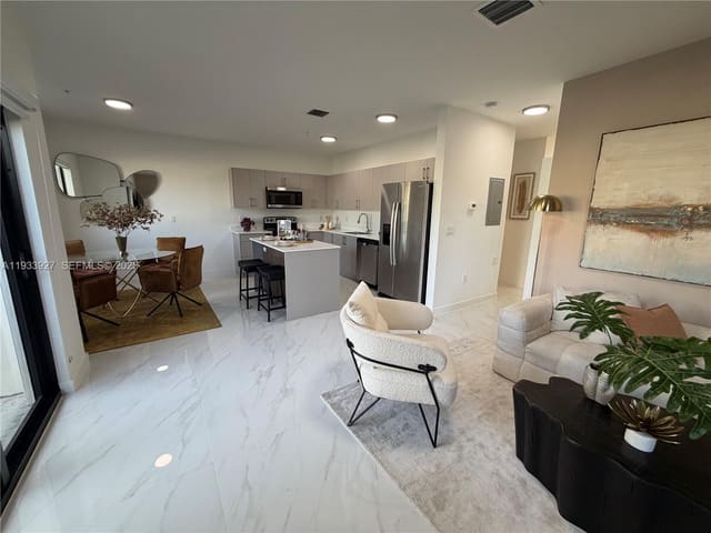 2308 E 4th Avenue 205, Hialeah, FL 33013