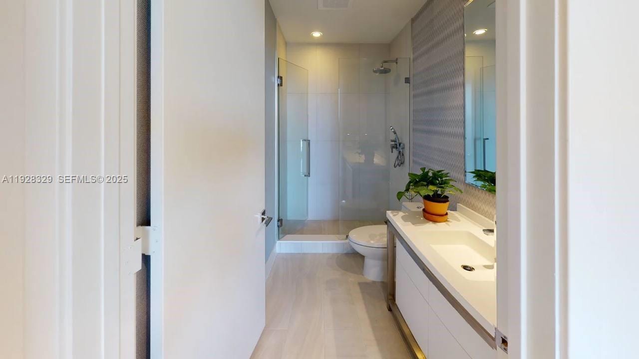 2000 Metropica Way 1701 — photo 11