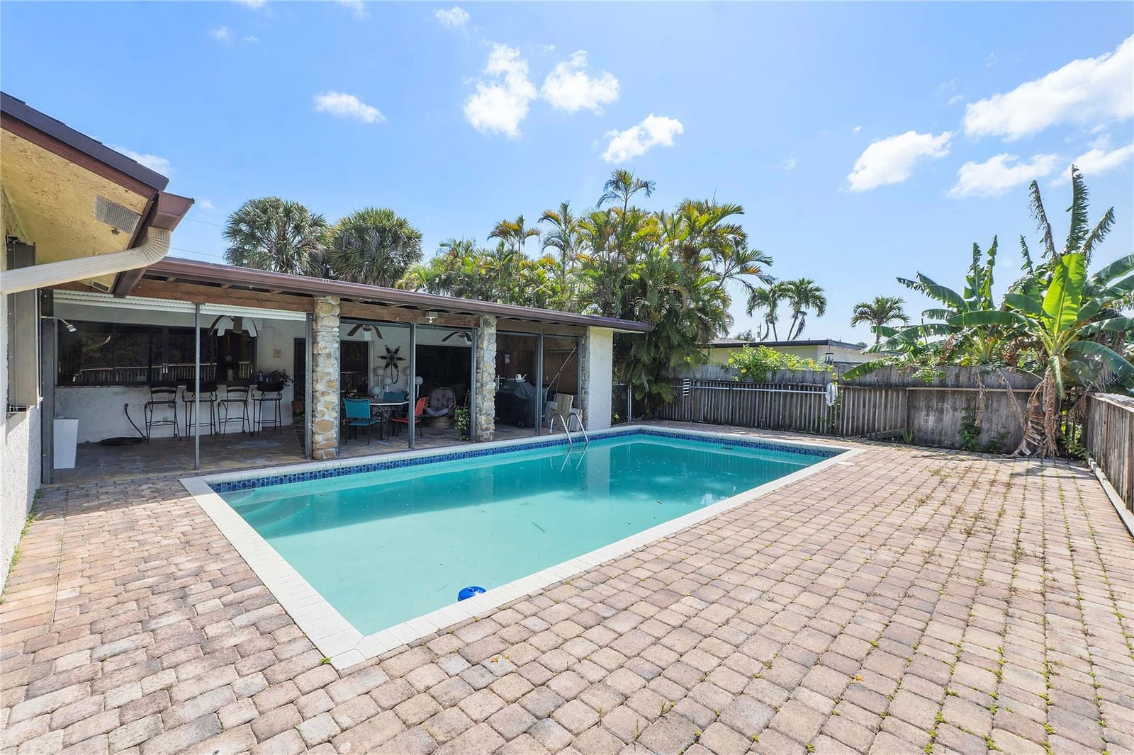 1678 NW 36th Court — photo 4