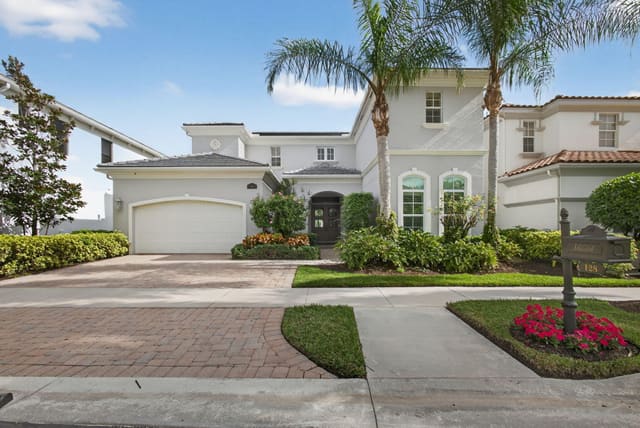 128 Siesta Way, Palm Beach Gardens, FL 33418