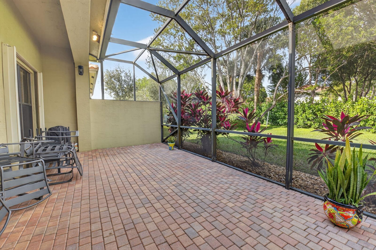 9822 Isles Cay Drive — photo 2