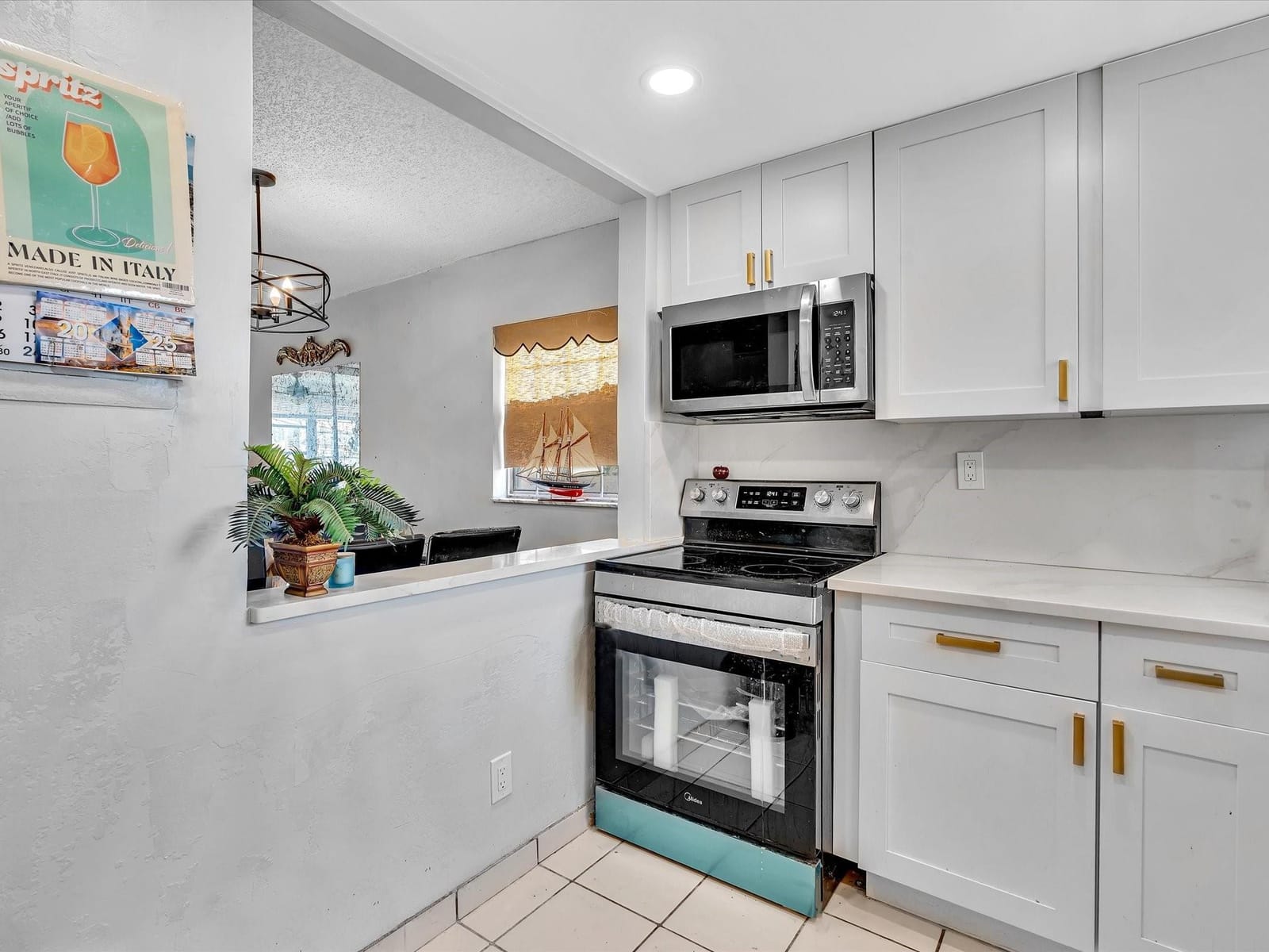 9041 Sunrise Lakes Boulevard 113, Sunrise, FL 33322 photo 14