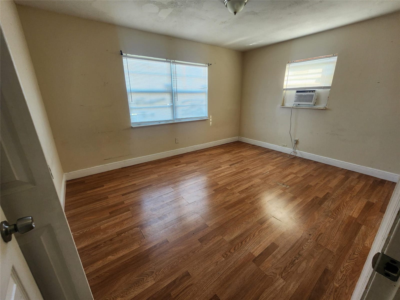 1133 W 28th Street — photo 7