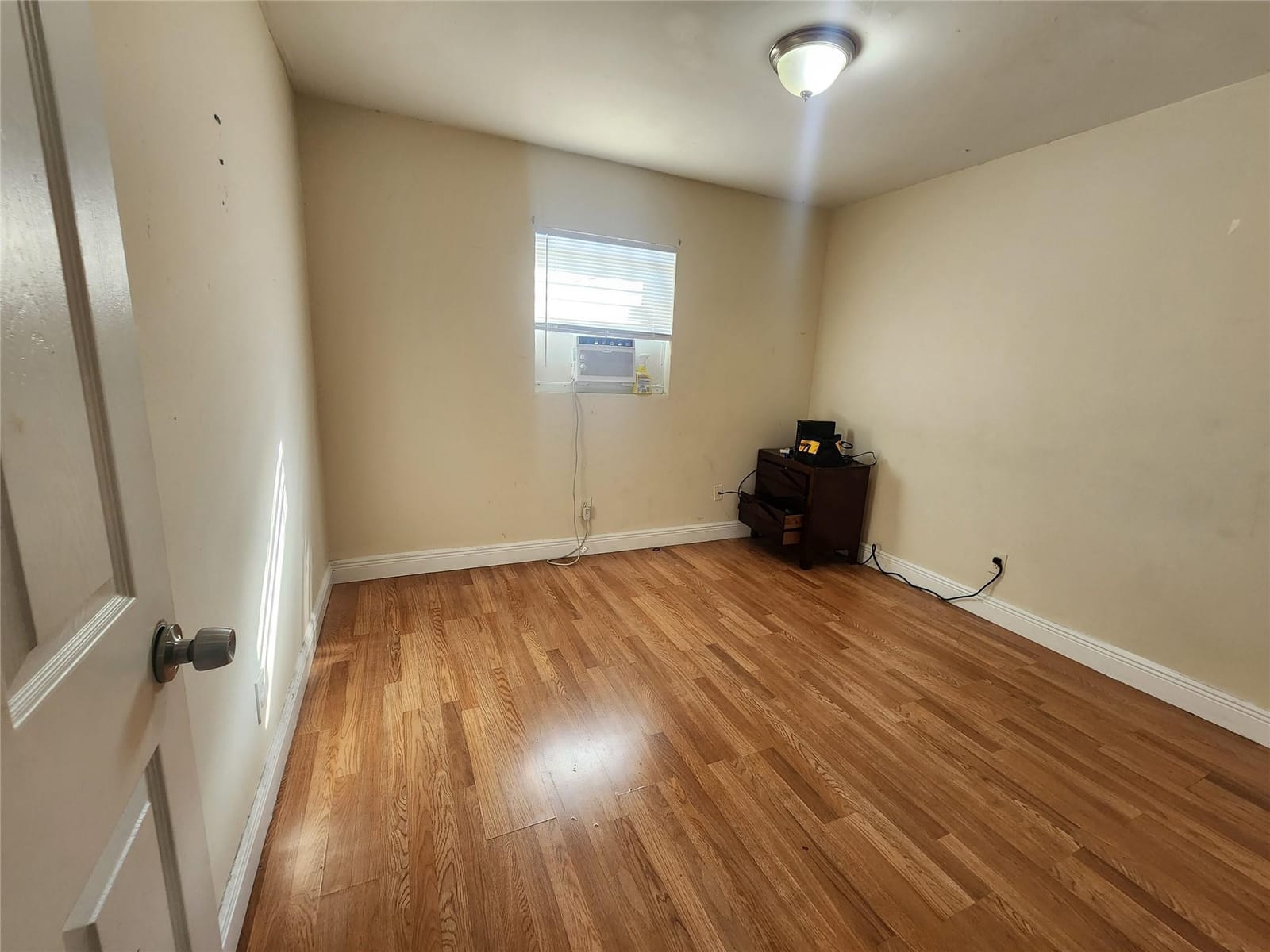 1133 W 28th Street — photo 8