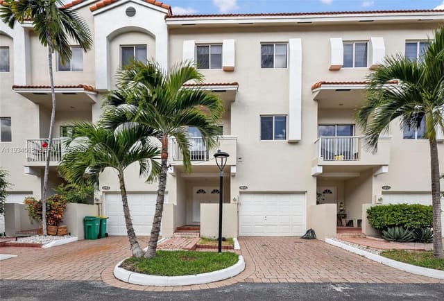 21399 Marina Cove Circle 14, sold in Marina Cove At Harbor Vil, Aventura, FL