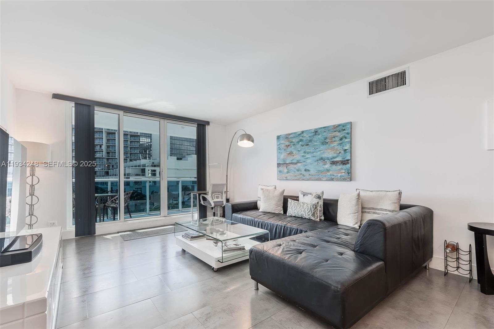 2301 Collins Avenue 507 — photo 4