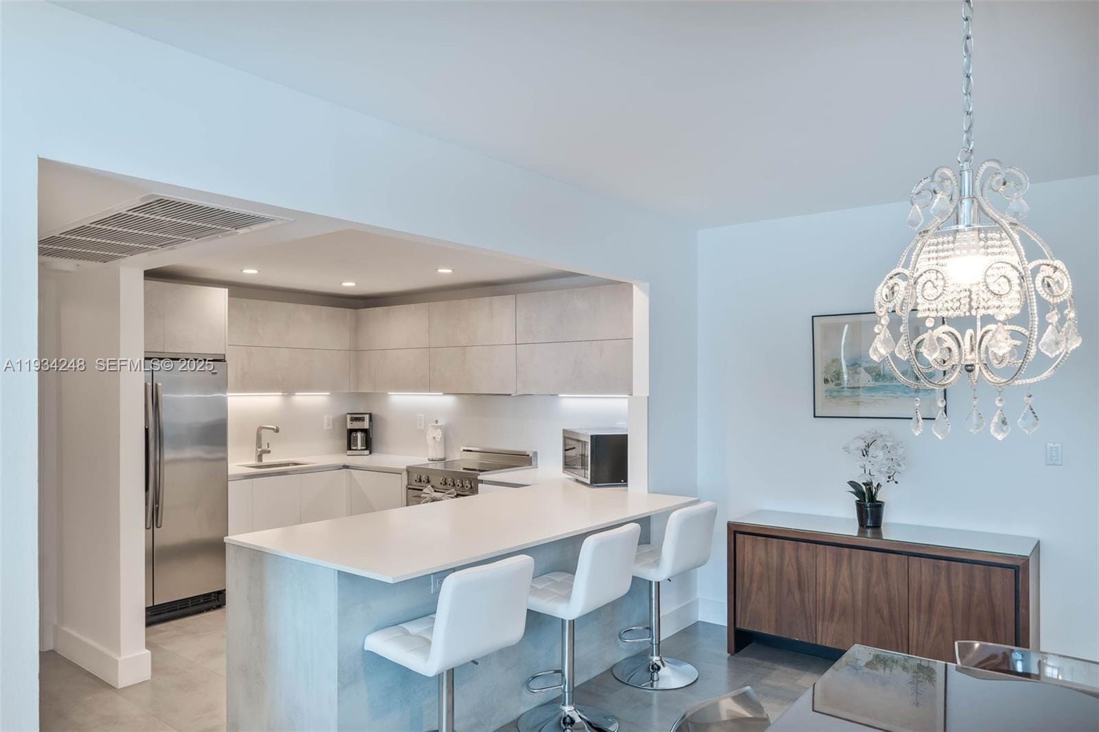 2301 Collins Avenue 507 — photo 6