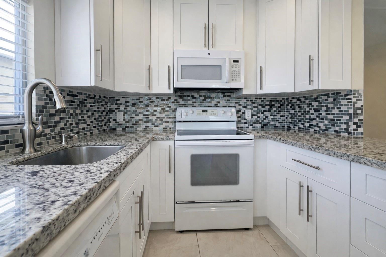 176 Tuscany C 176 — photo 10