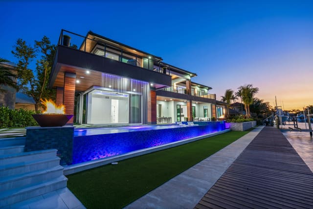 107 Bowsprit Drive, sold in Palm Beach Lake Worth Estates 2, North Palm Beach, FL