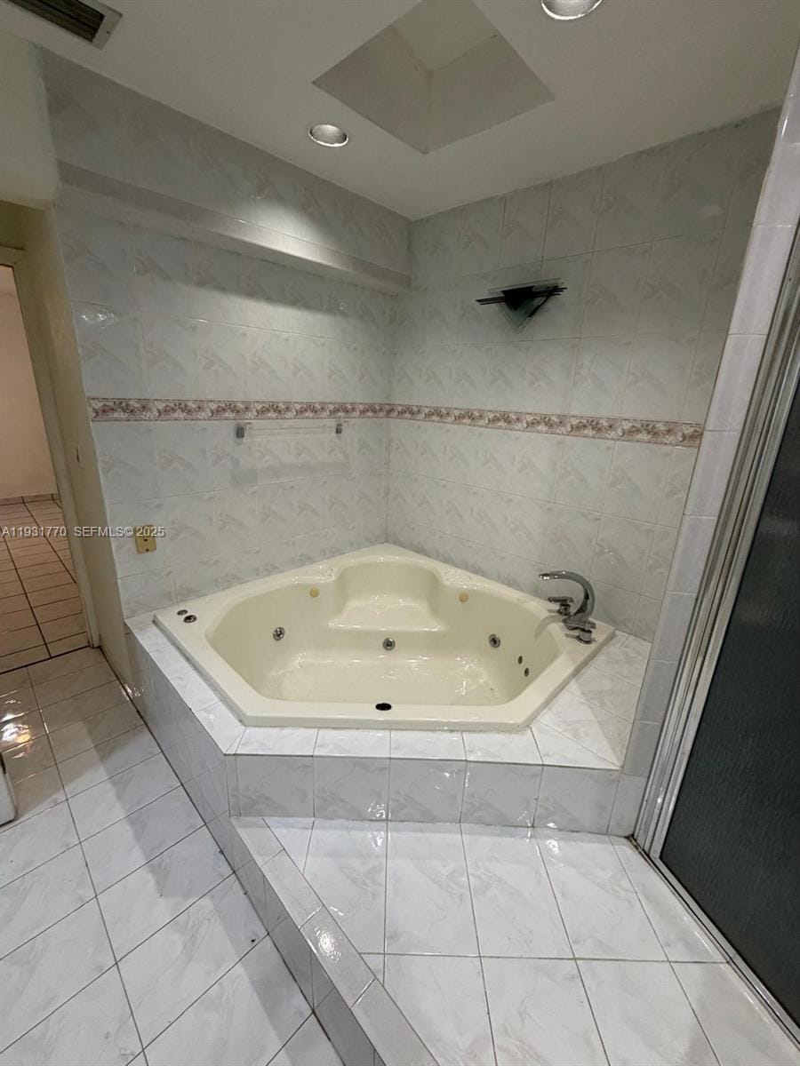 7950 NW 174th Terrace, Hialeah, FL 33015 photo 6