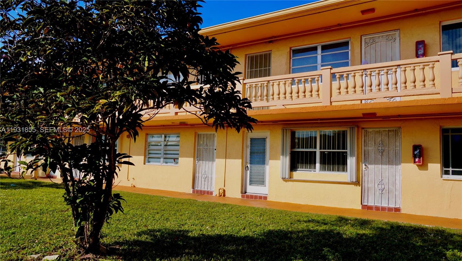 135 NE 202nd Terrace N6, Miami Gardens, FL 33179 photo 2