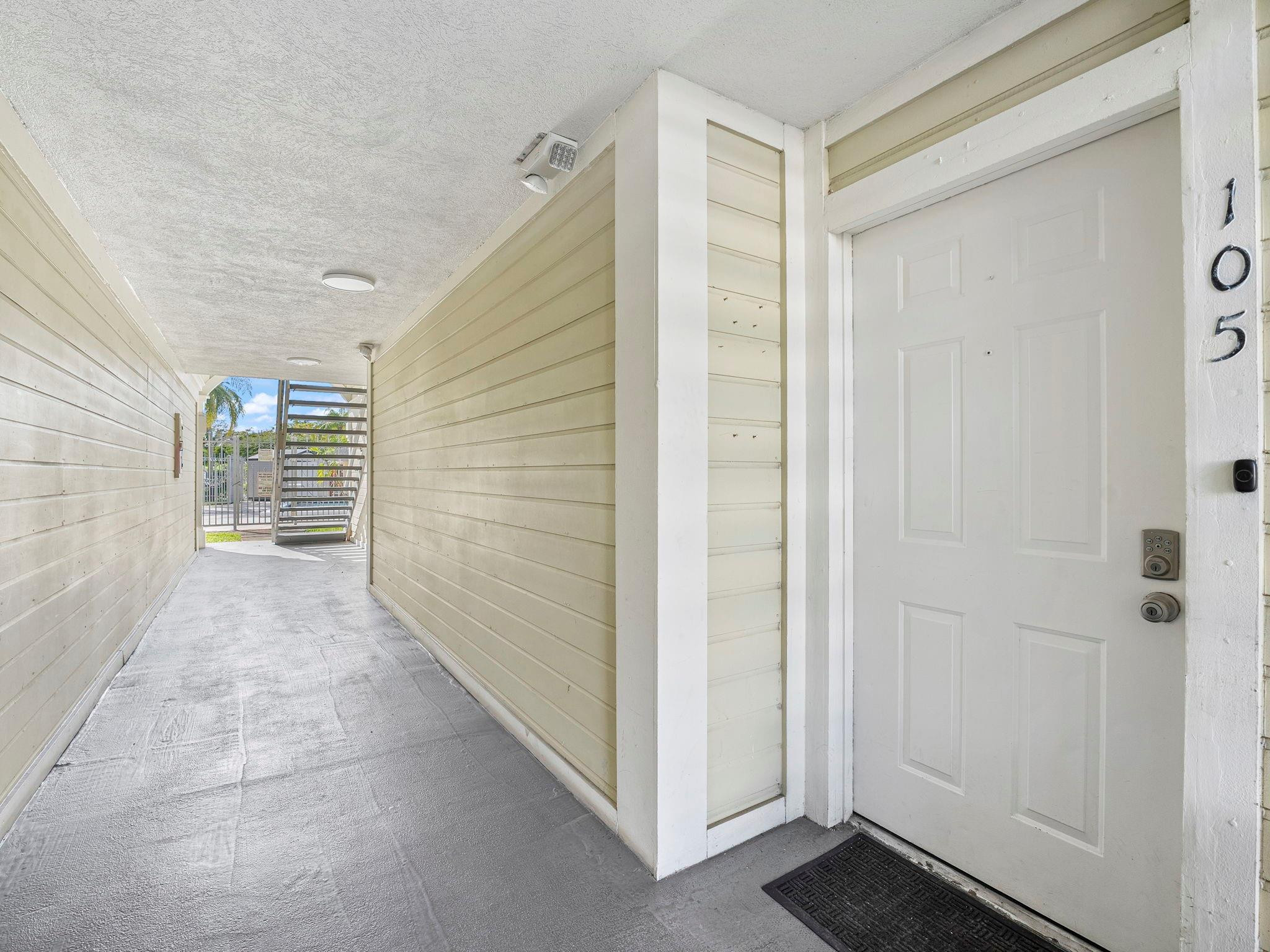 829 NE 199th Street 105, Miami, FL 33179, Miami