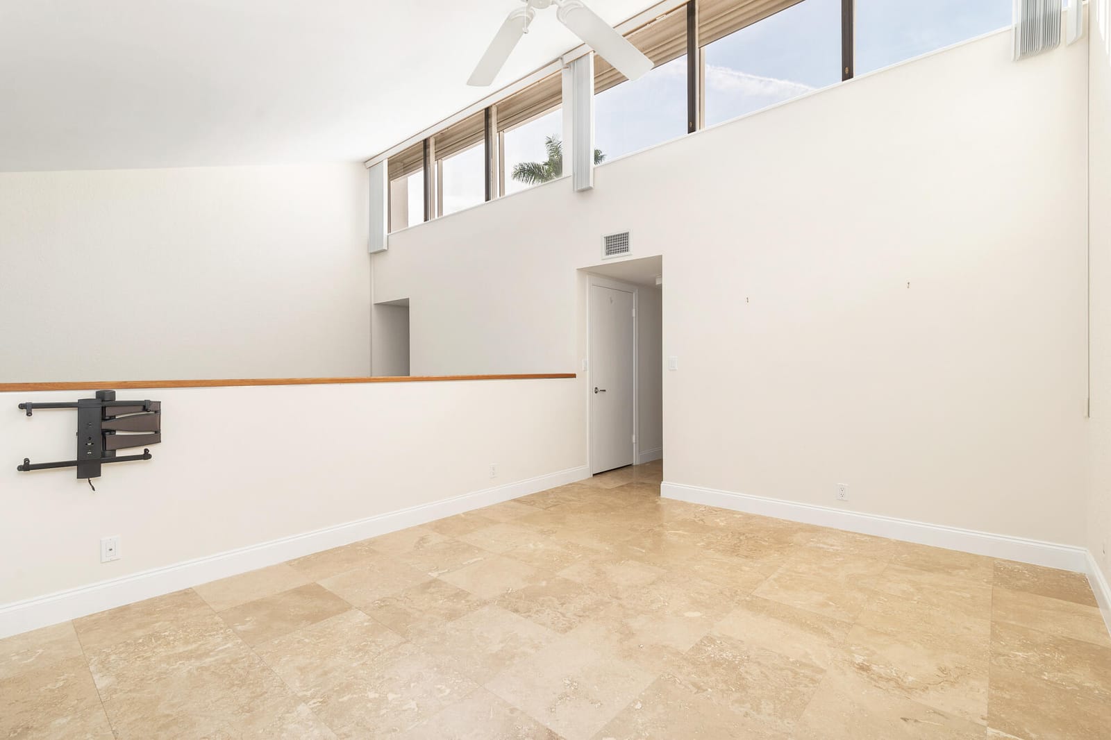 1900 Presidential Way 1-F — photo 11