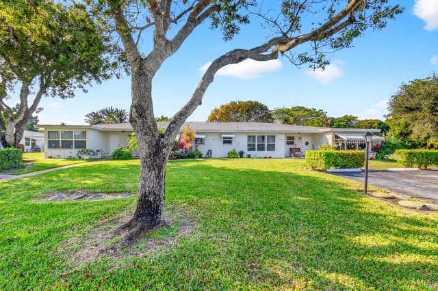 7293 W Oakridge Circle, sold in Pointe Overlook, Lake Worth, FL