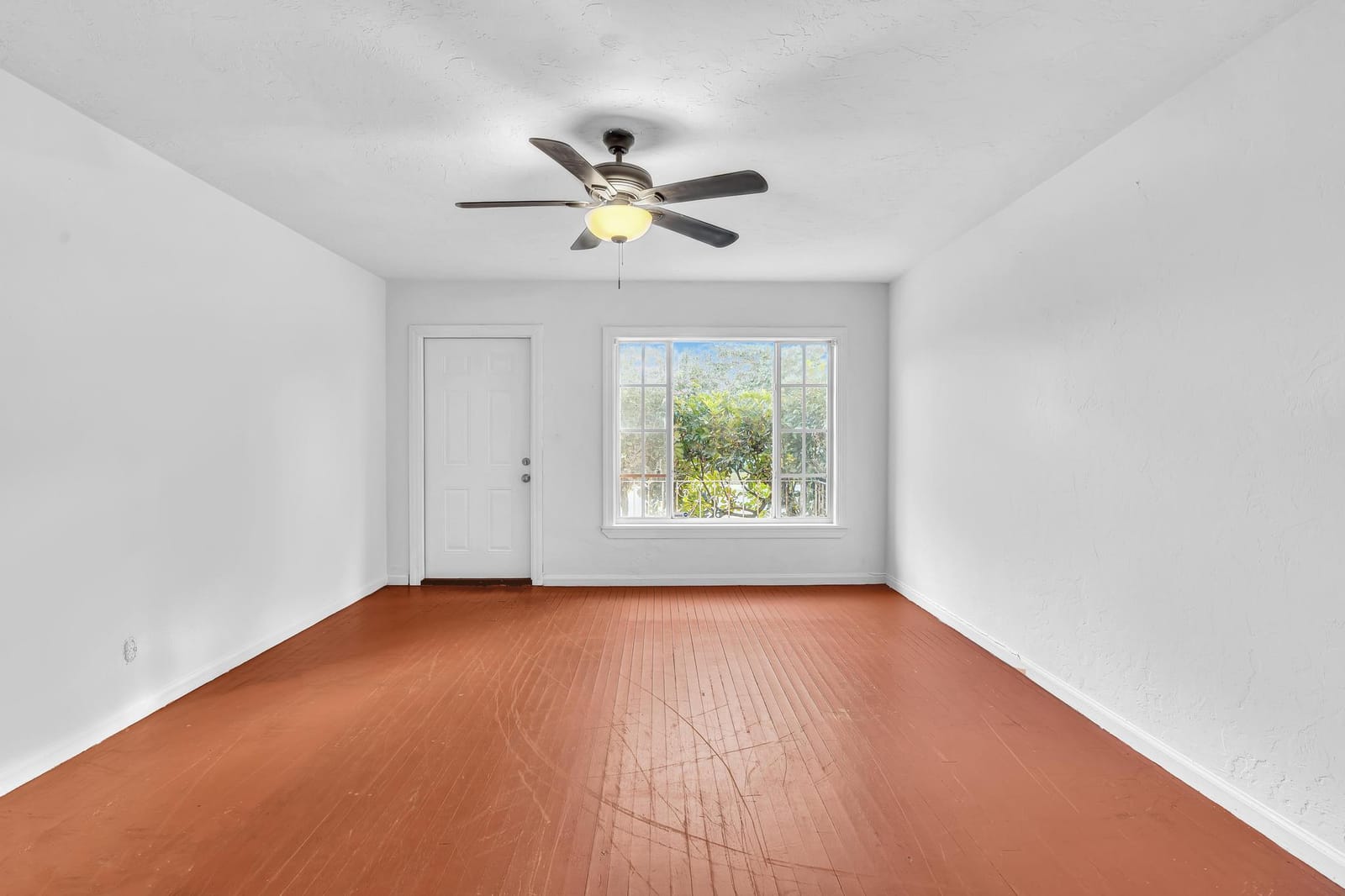 811 N B Street — photo 11