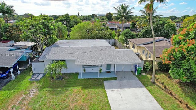 7612 Granada Boulevard, sold in Miramar Sec 10, Miramar, FL