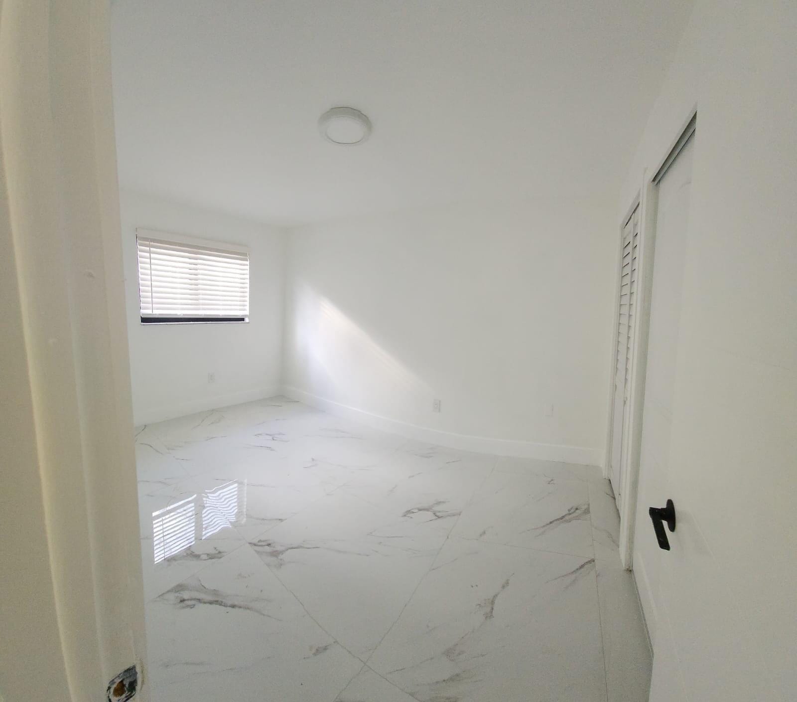 8633 N Sutton Drive — photo 3
