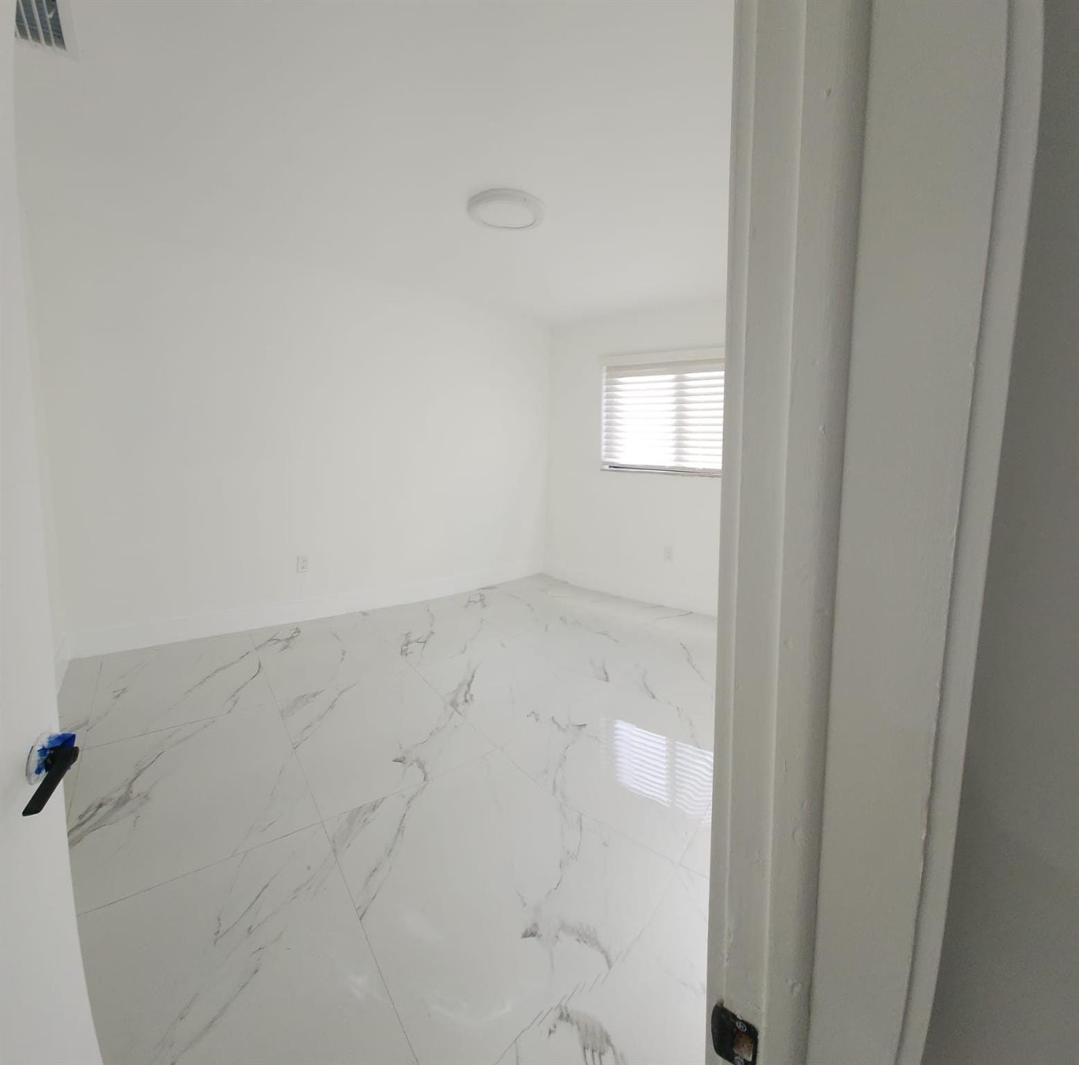 8633 N Sutton Drive — photo 4