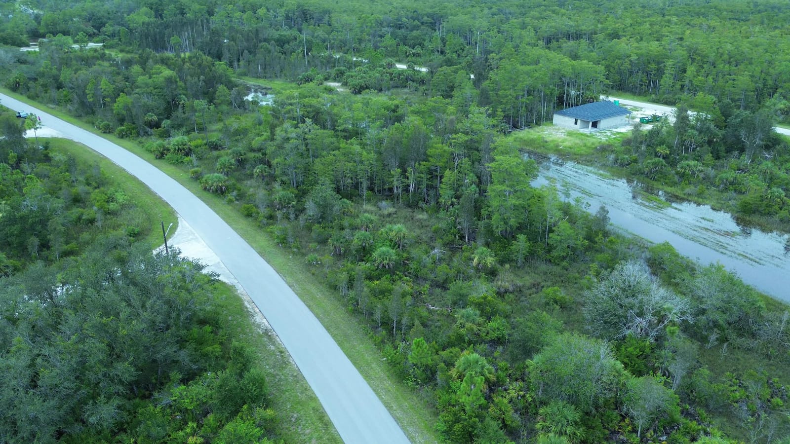 486 Westchester Drive — photo 3