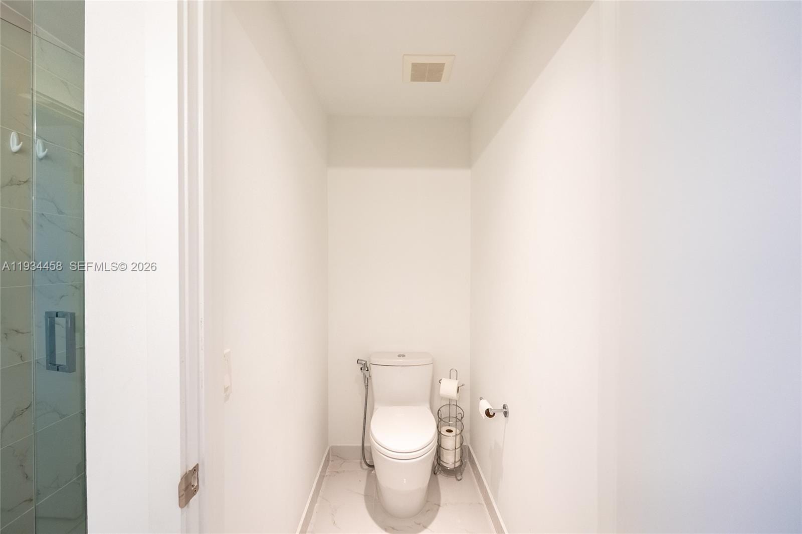 16385 Biscayne Boulevard 3117, North Miami Beach, FL 33160 photo 2