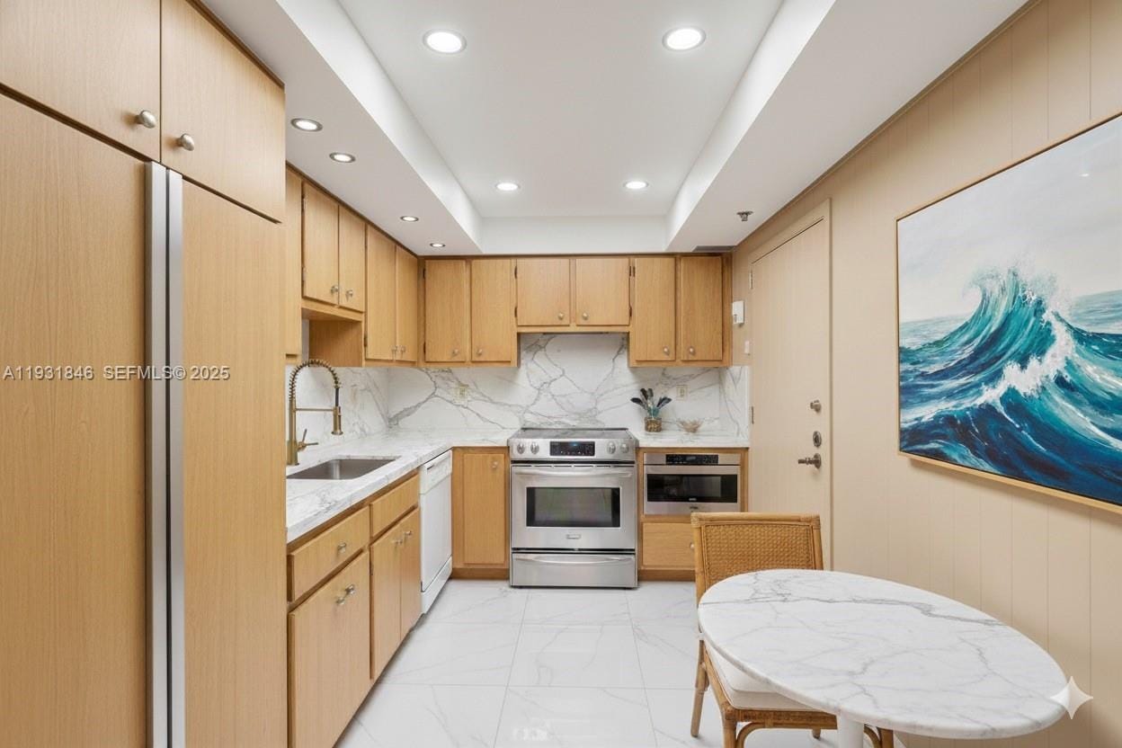 9511 Collins Avenue 606 — photo 12