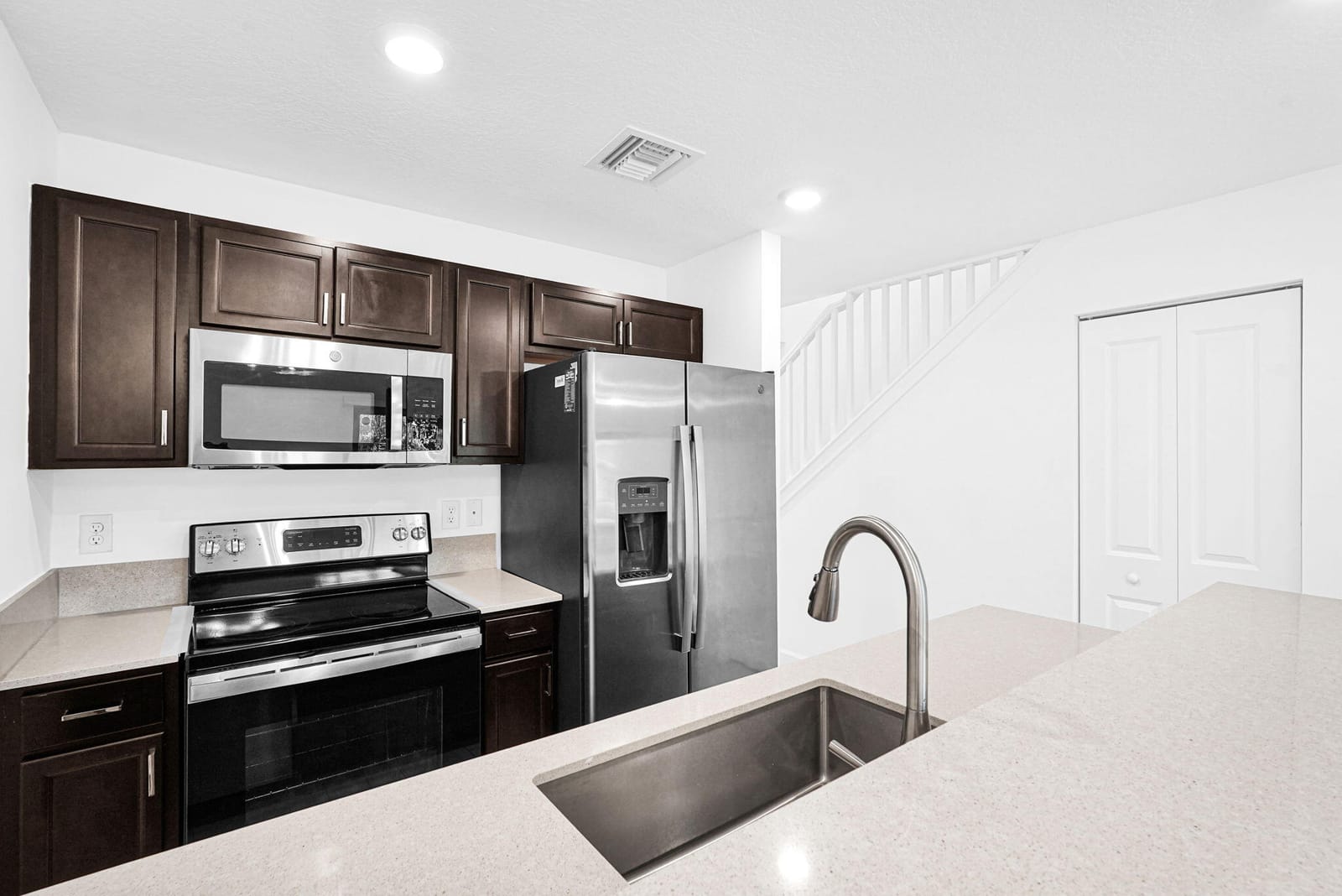 5045 Genove Place — photo 4
