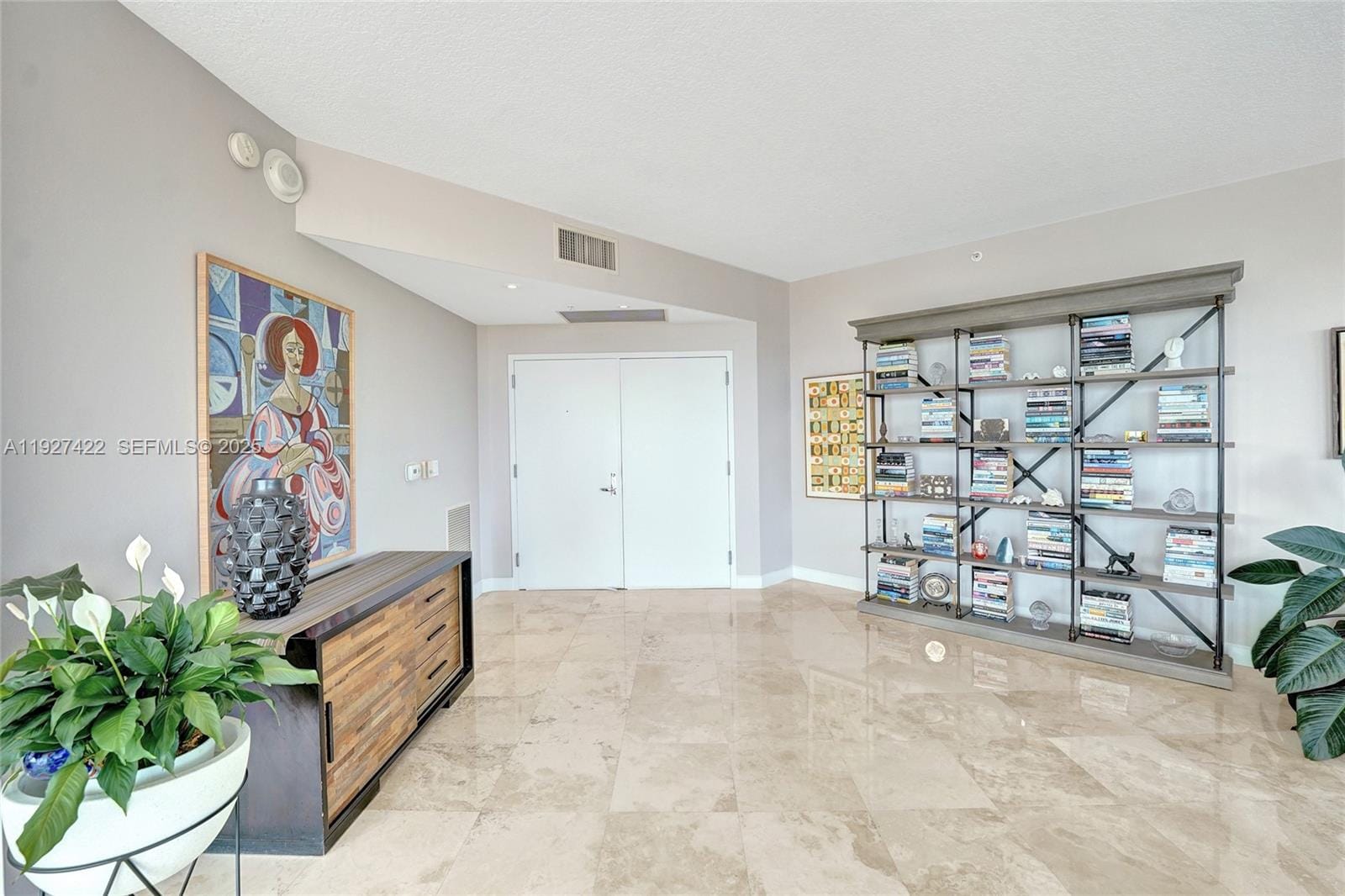 111 SE 8th Avenue 1101 — photo 3