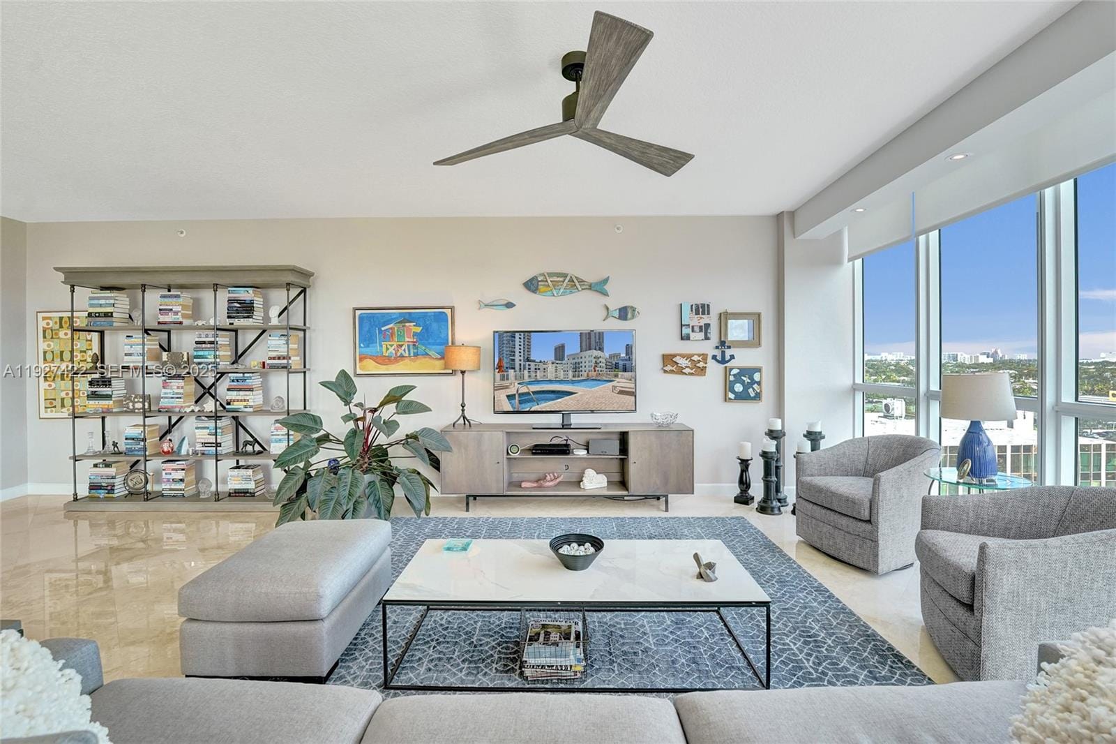111 SE 8th Avenue 1101 — photo 4