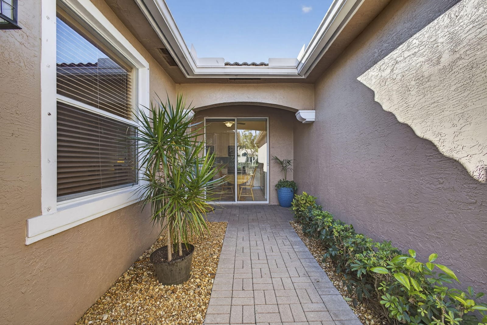 8638 Lineyard Cay, West Palm Beach, FL 33411 photo 2