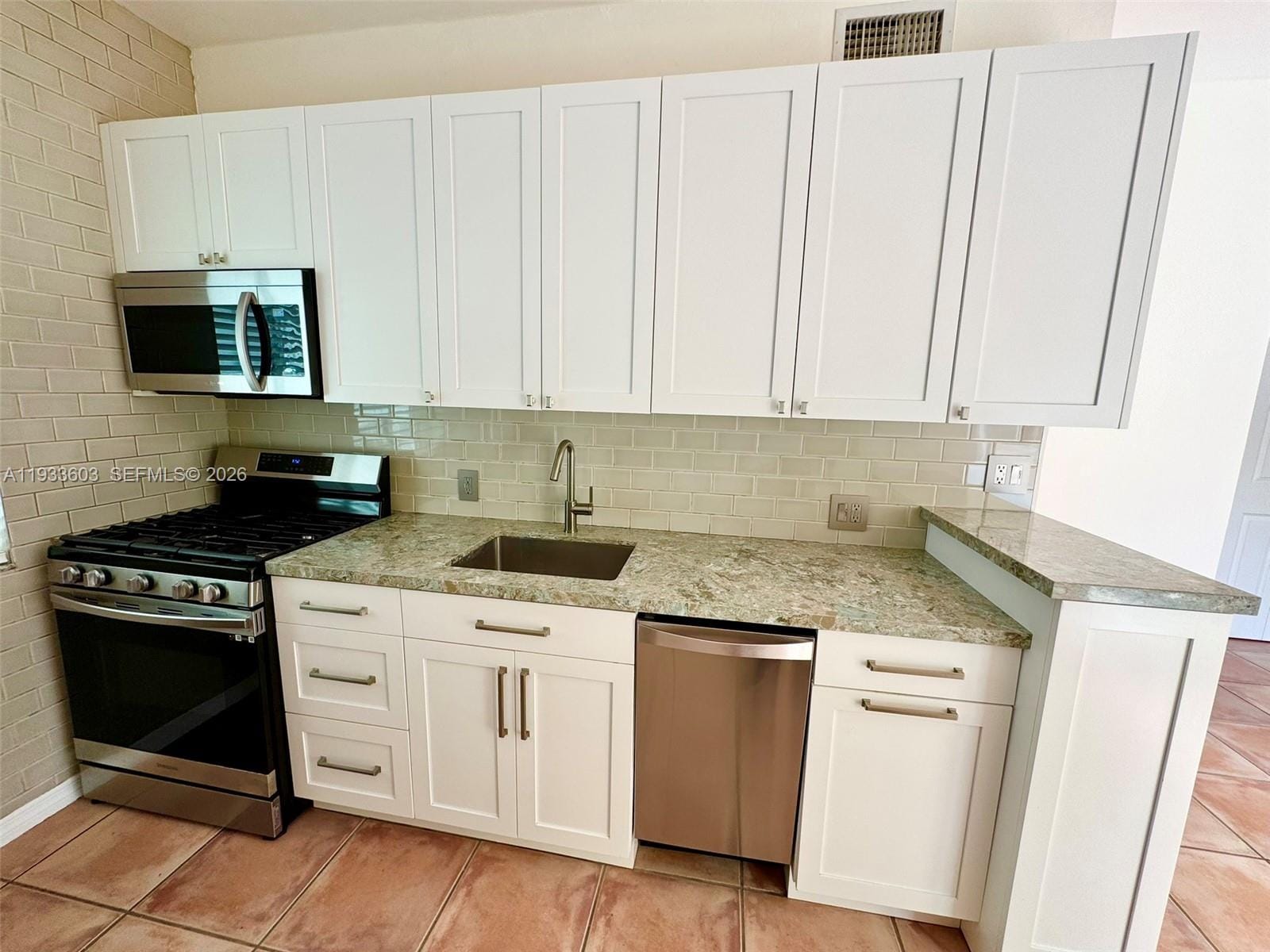 1925 Calais Drive 6 — photo 11