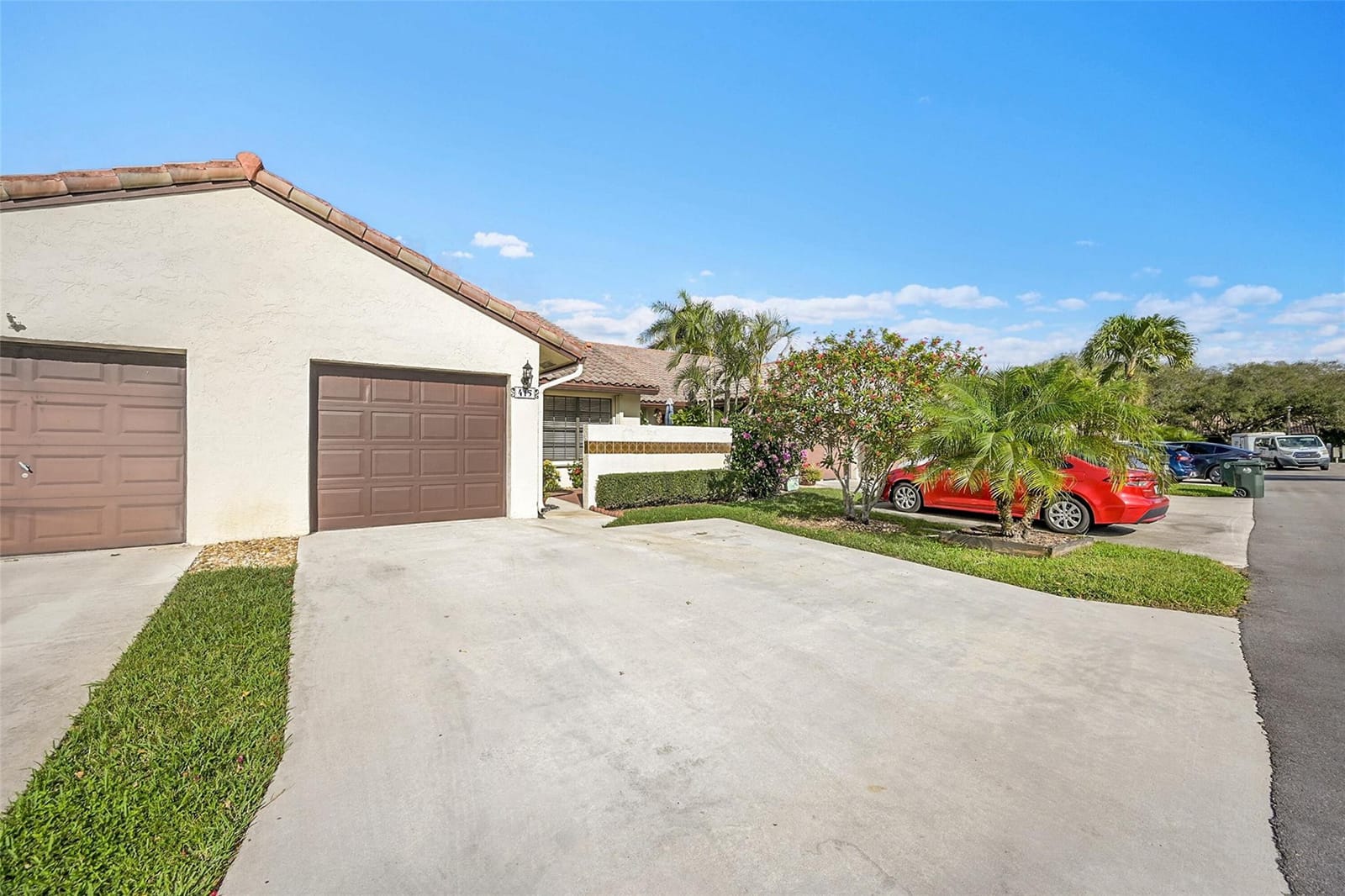 415 Buttonwood Place — photo 2