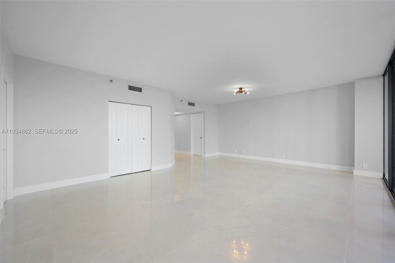 20281 E Country Club Drive 501 — photo 3