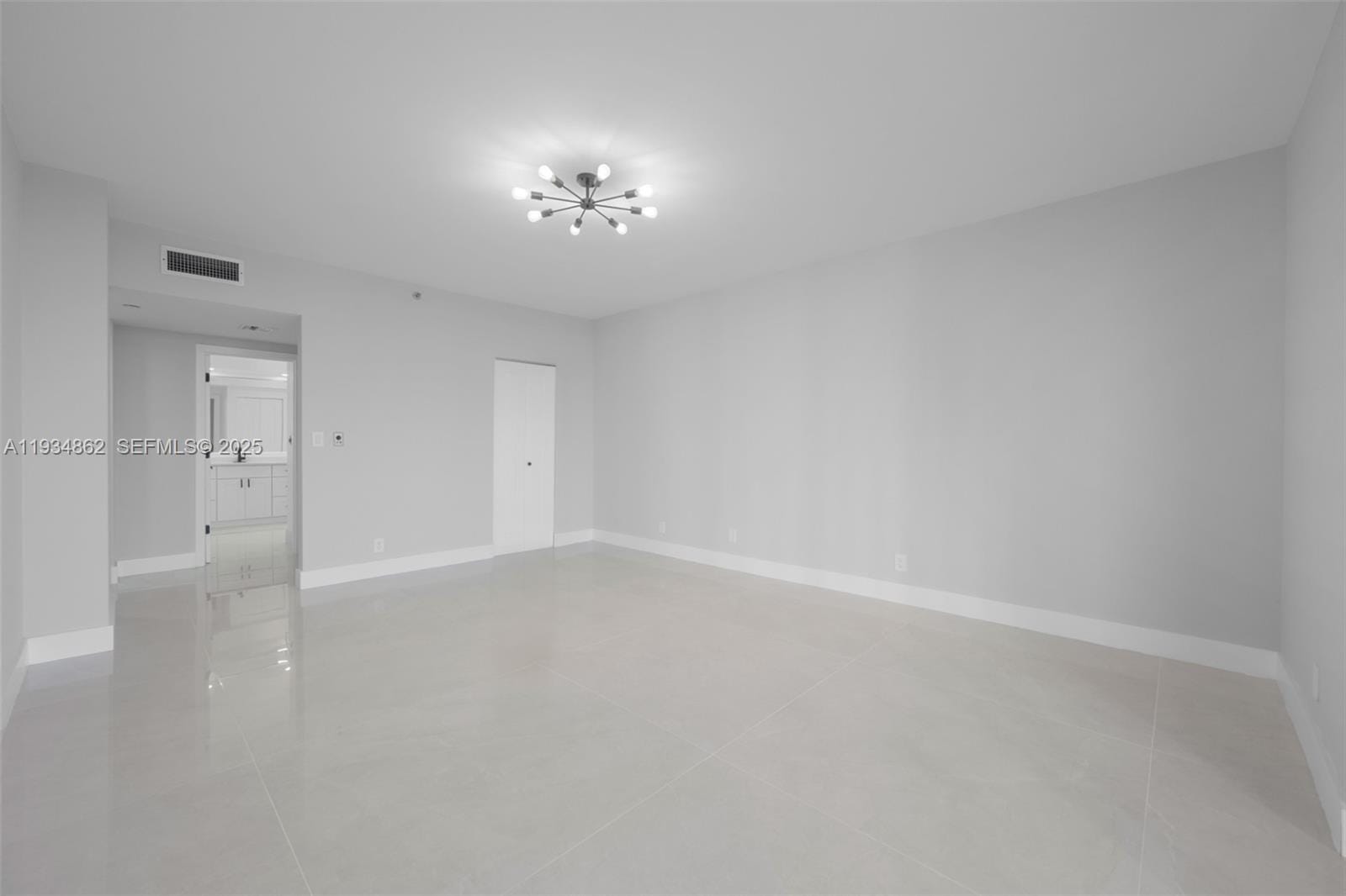 20281 E Country Club Drive 501 — photo 9