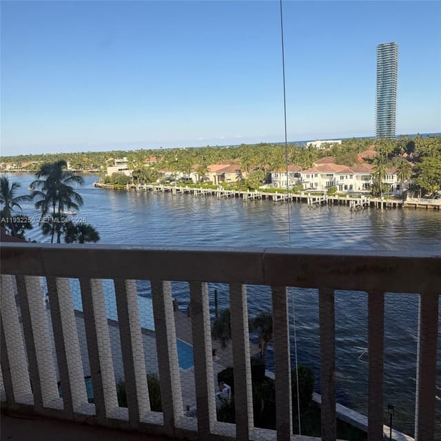 19355 Turnberry Way 5K, sold in Turnberry Towers Condo, Aventura, FL