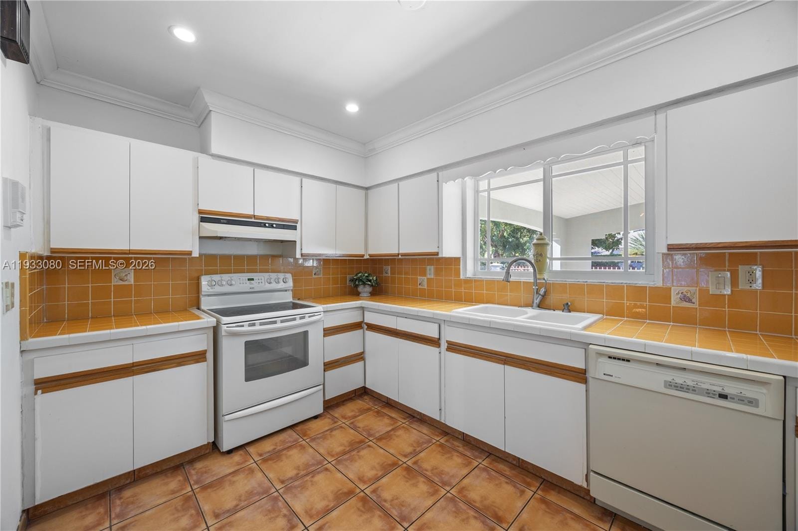 5685 SW 72nd Avenue, Miami, FL 33143 photo 13