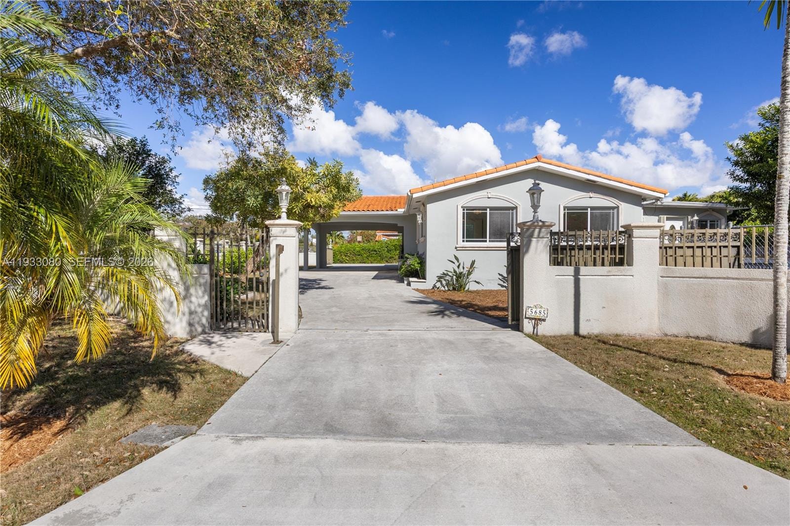 5685 SW 72nd Avenue, Miami, FL 33143 photo 4