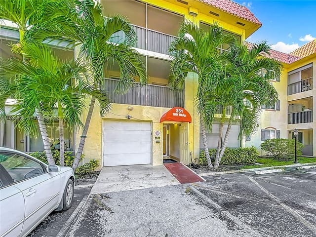 251 S Cypress Road 138, sold in Barcelona Condo North Bld, Pompano Beach, FL