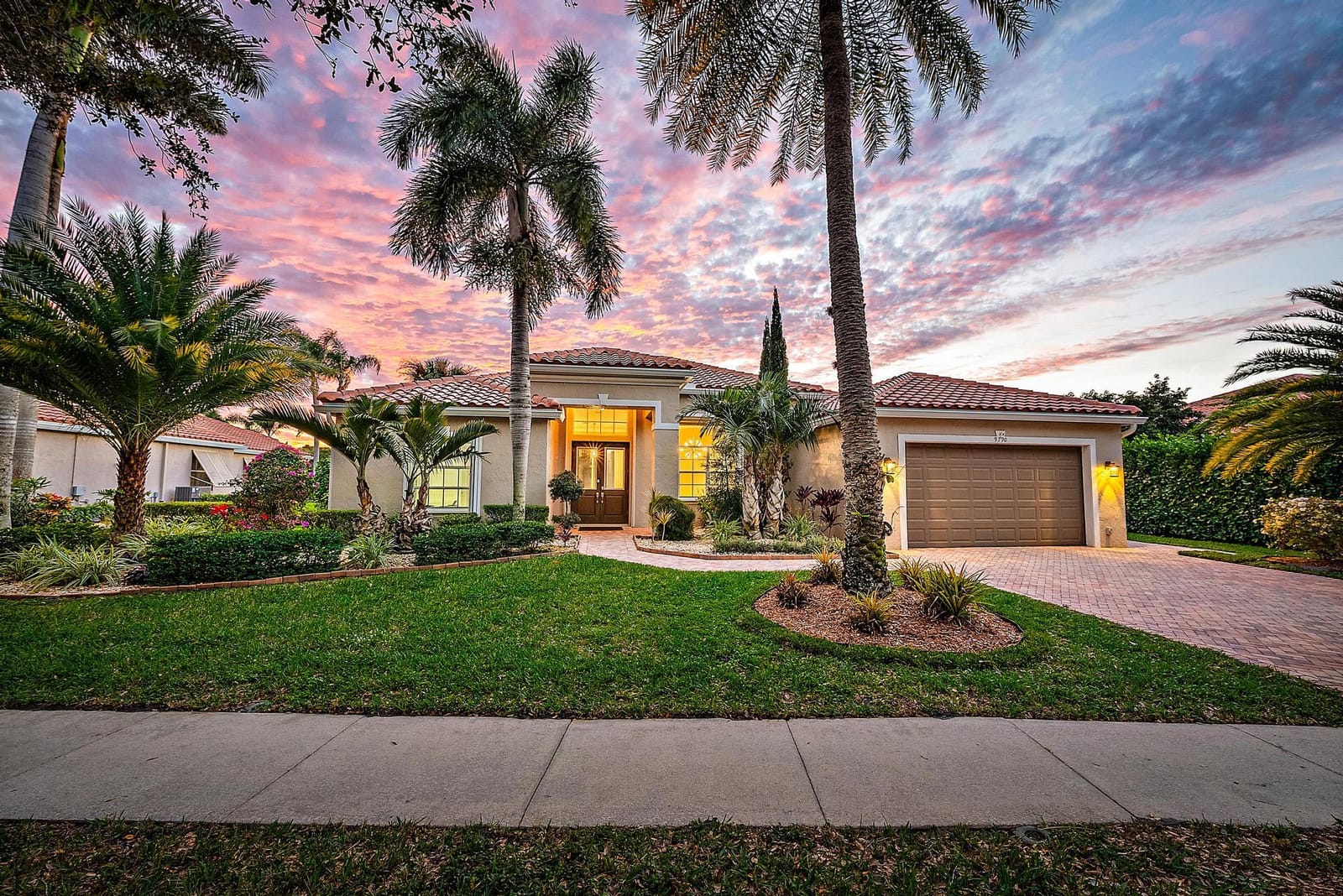 9790 SE Crape Myrtle Court, Hobe Sound, FL 33455