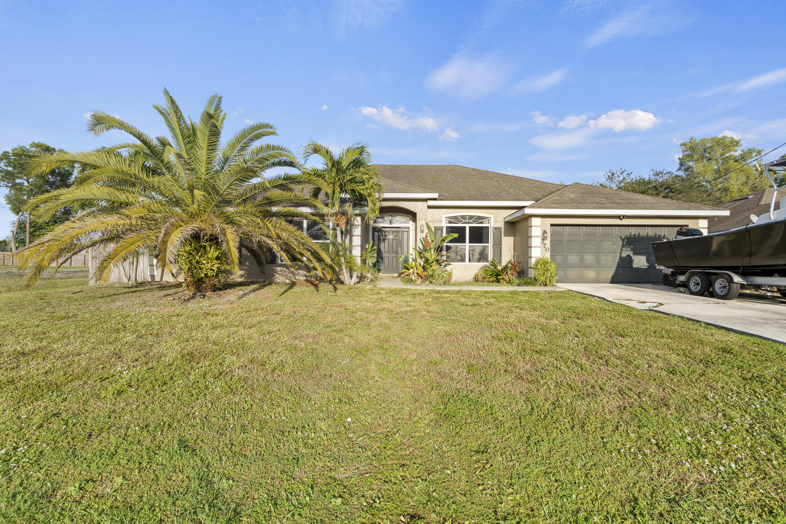 370 SW Tulip Boulevard — photo 2