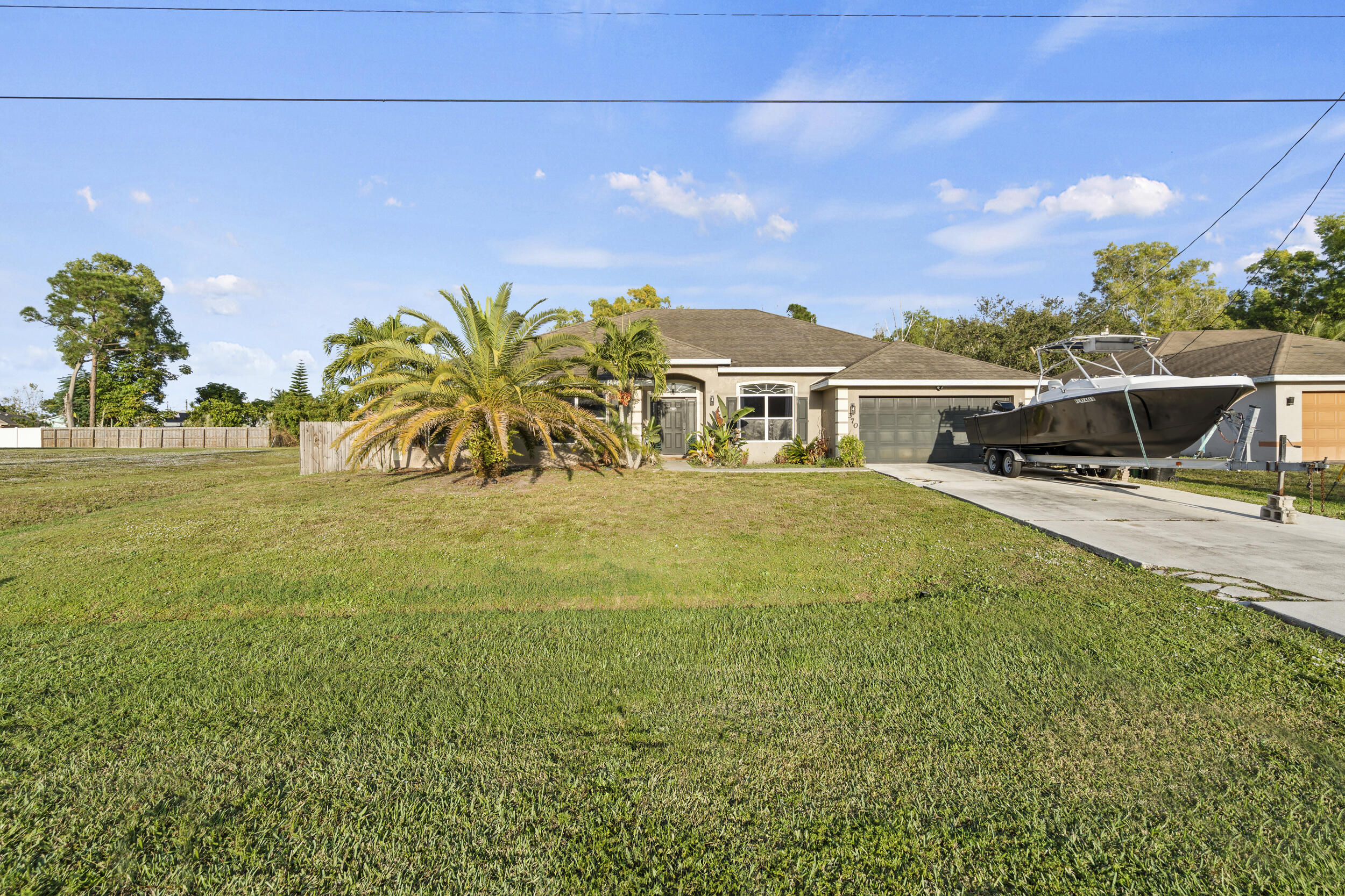 370 SW Tulip Boulevard — photo 3