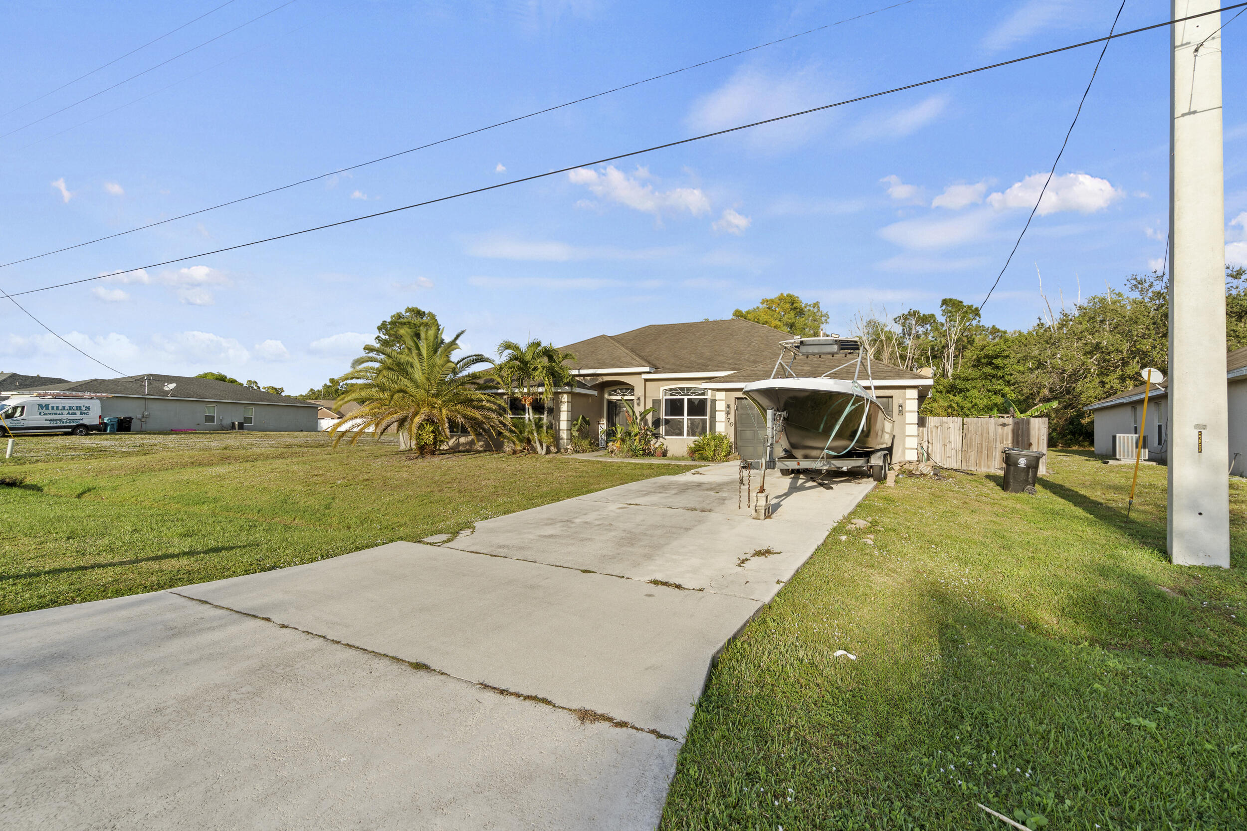 370 SW Tulip Boulevard — photo 5