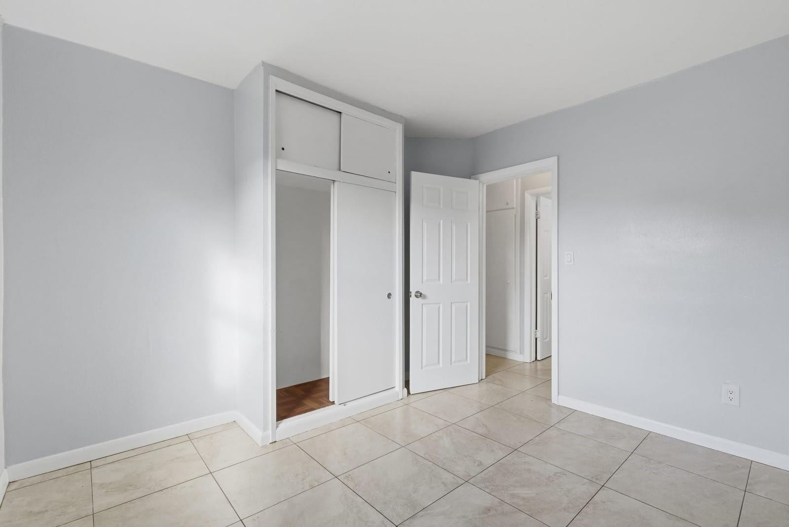 533 NW 15th Way — photo 11